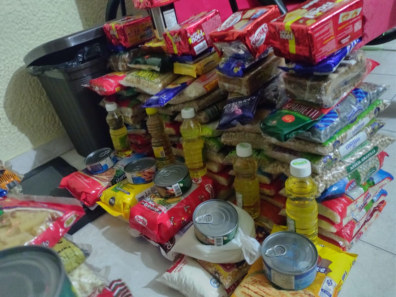 Mesa de narración oral de suacha entregó mercados a familias vulnerables del municipio.