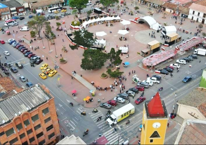 Opinión: De plaza Fundacional De Soacha a Negocio de Epuxua.